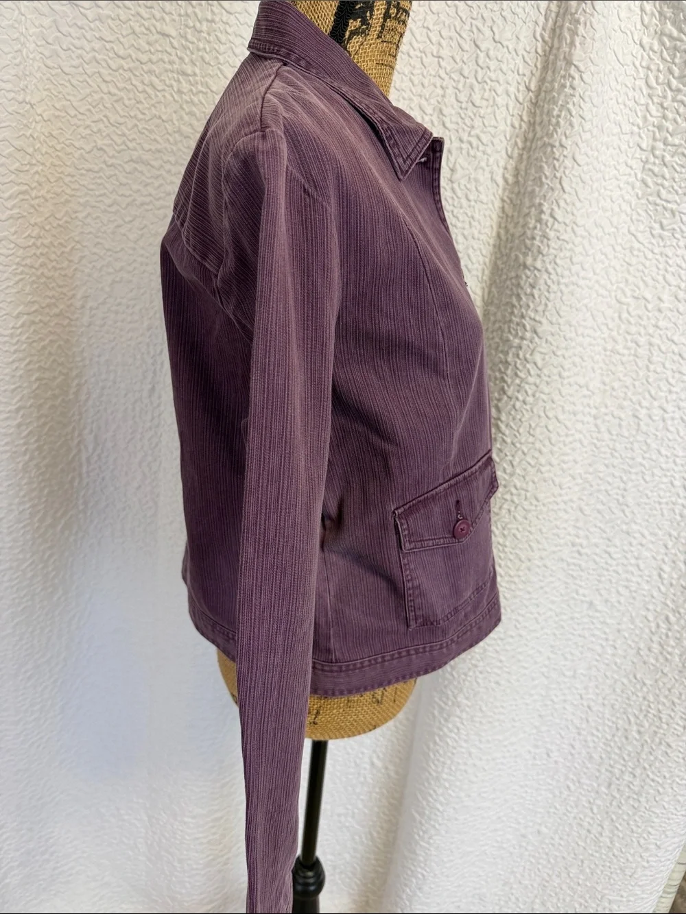 St. John's Bay ribbed texture utility jean jacket in a plum shade. Size L NWT